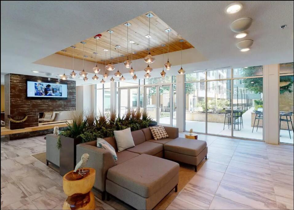 Beautiful Riverwalk Apt With Full Amenities, King Bed & Free Parking San Antonio Dış mekan fotoğraf