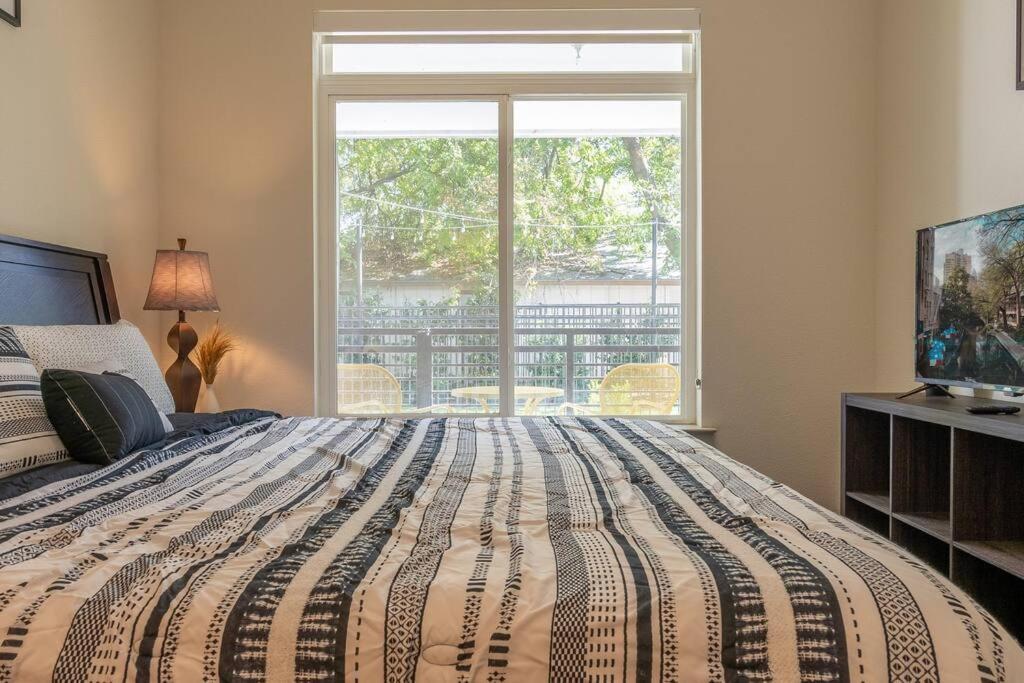 Beautiful Riverwalk Apt With Full Amenities, King Bed & Free Parking San Antonio Dış mekan fotoğraf