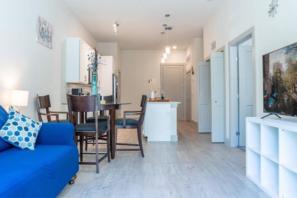 Beautiful Riverwalk Apt With Full Amenities, King Bed & Free Parking San Antonio Dış mekan fotoğraf